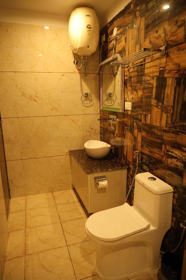 Hotel Cordelia Inn By Devpaga Hotels Pvt Ltd Rishīkesh Exteriör bild